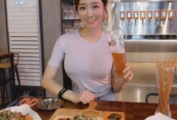 娱乐吃瓜酱穿搭,潮流与趣味并存