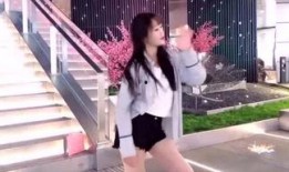 娱乐吃瓜酱穿搭,潮流与趣味并存